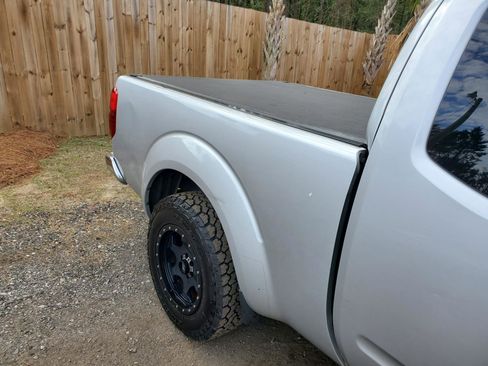 Used 2012 Nissan Frontier S w/ S Preferred Pkg image 9