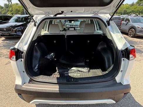 Used 2024 Toyota Corolla Cross L FWD image 27