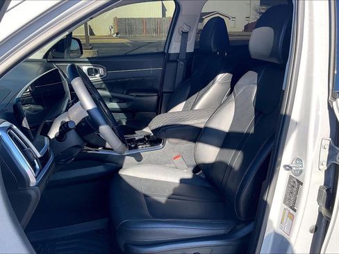 Used 2025 Kia Sorento SX image 7