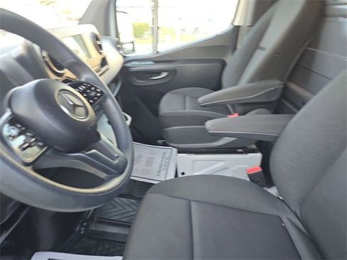 Used 2023 Mercedes-Benz Sprinter 2500 image 9