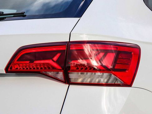 Used 2023 Volkswagen Taos S image 10