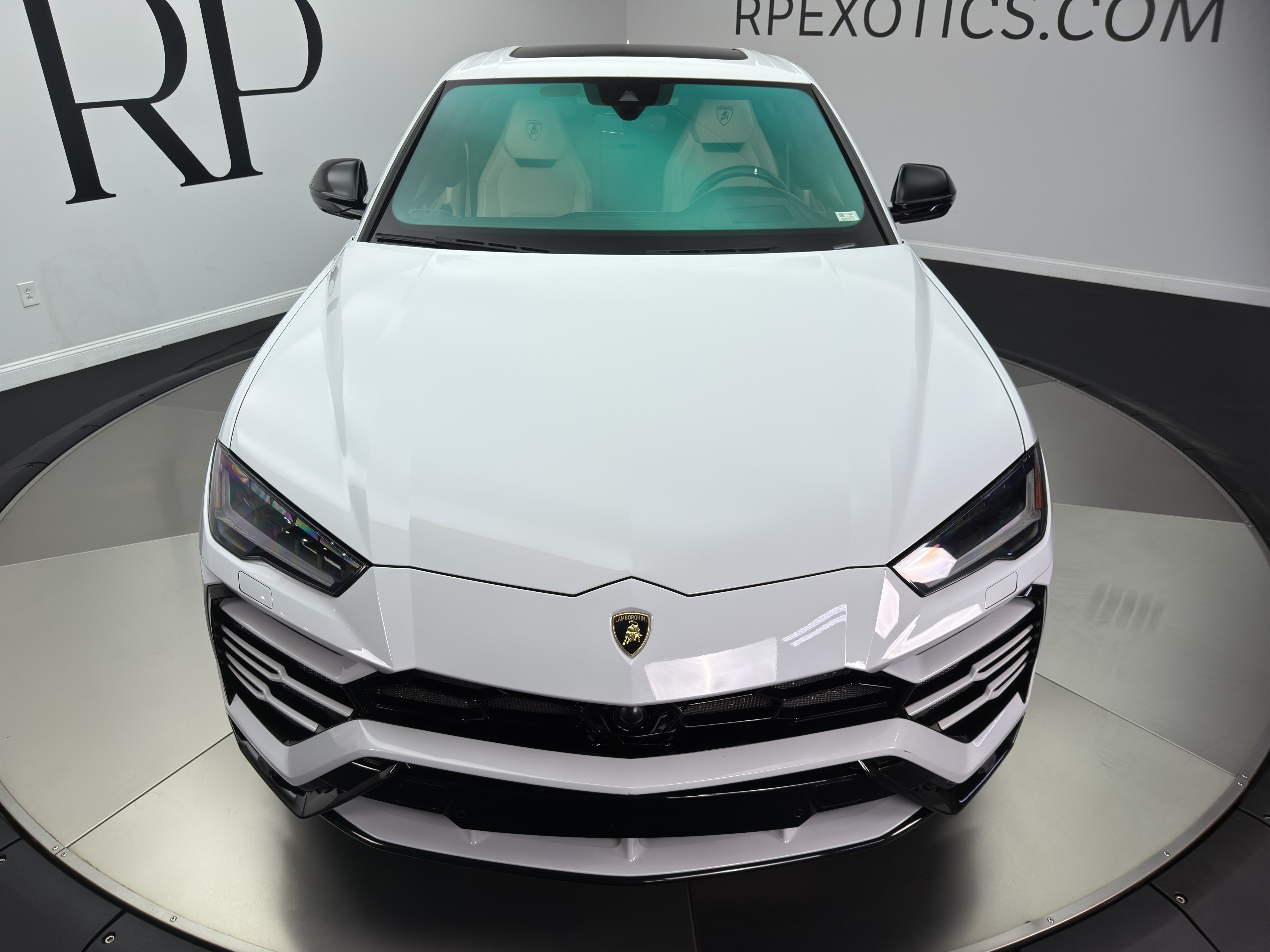 Used 2019 Lamborghini Urus AWD/4WD image 9