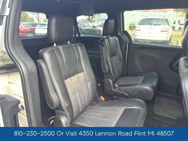 Used 2016 Chrysler Town & Country S w/ Driver Convenience Group FWD image 28