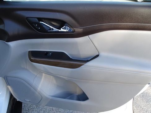 Used 2023 GMC Acadia SLE w/ Infotainment Package image 49