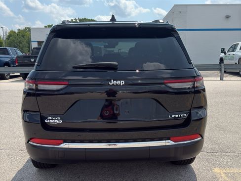 Used 2025 Jeep Grand Cherokee Limited AWD/4WD image 7