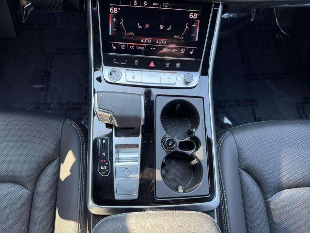 Certified 2025 Audi Q7 3.0T Premium Plus w/ Premium Plus Package AWD/4WD image 17
