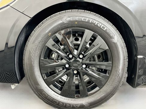 Used 2024 Nissan Sentra S FWD image 11