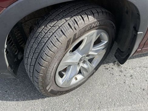 Certified 2019 Toyota Highlander Limited image 10