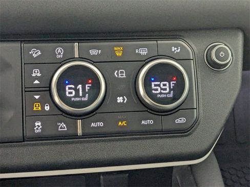 Used 2020 Land Rover Defender 110 SE image 21