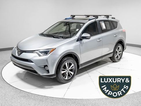 Used 2018 Toyota RAV4 XLE image 1