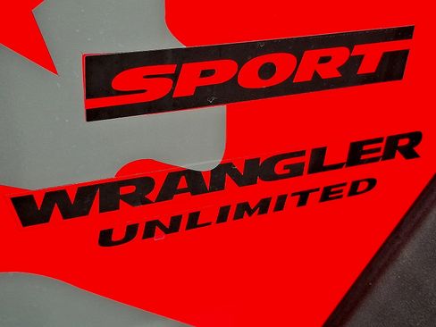 Used 2017 Jeep Wrangler Unlimited Sport w/ Quick Order Package 24S AWD/4WD image 22