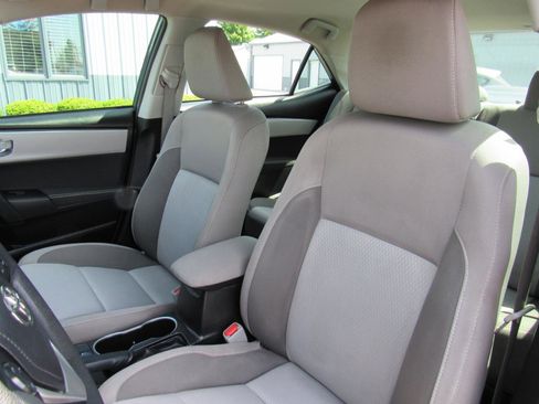 Used 2017 Toyota Corolla LE w/ Carpet Mat Package (TMS) FWD image 15