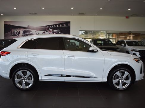 Used 2025 Audi Q5 Premium AWD/4WD image 8