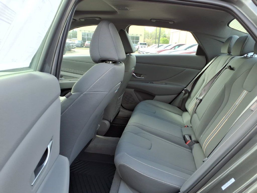 Used 2026 Hyundai Elantra SEL Sport Premium FWD image 10