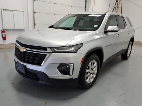 Used 2022 Chevrolet Traverse LS FWD image 7
