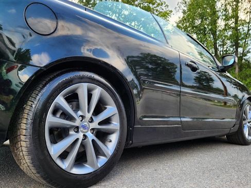 Used 2012 Volvo C70 T5 w/ Climate Pkg image 16