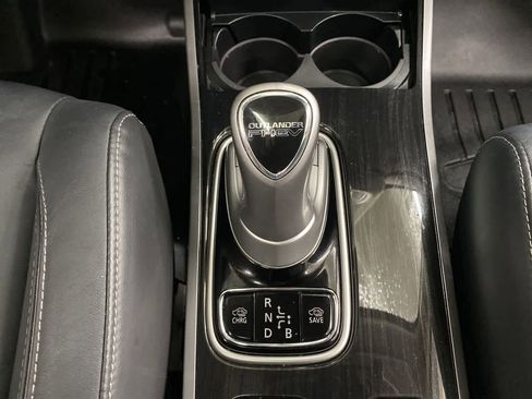 Used 2018 Mitsubishi Outlander GT image 25