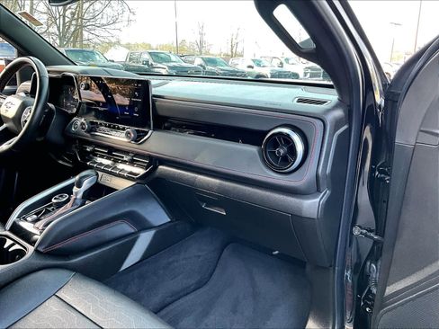 Used 2023 Chevrolet Colorado Z71 w/ Z71 Convenience Package 2 image 13