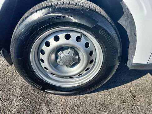 Certified 2025 Ford Maverick XL w/ Equipment Group 102A image 12