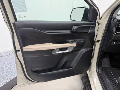 Used 2025 Ford Ranger XLT w/ FX4 Off-Road Package image 11