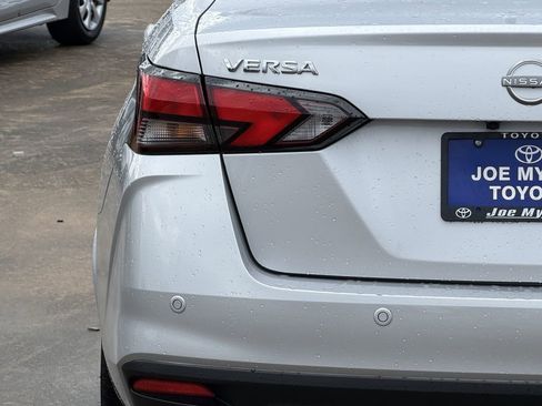 Used 2025 Nissan Versa SV FWD image 10