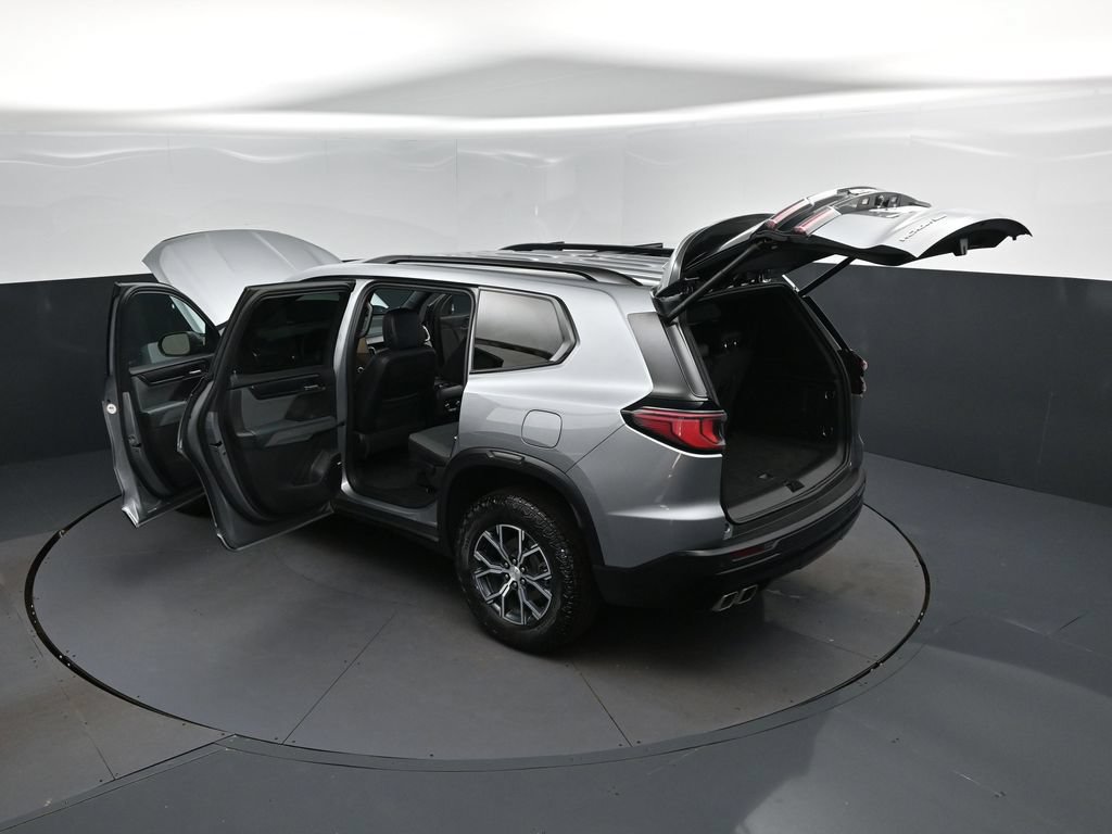 Used 2024 GMC Acadia AT4 w/ Luxury Package AWD/4WD image 2
