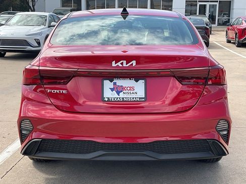 Used 2024 Kia Forte LXS image 6