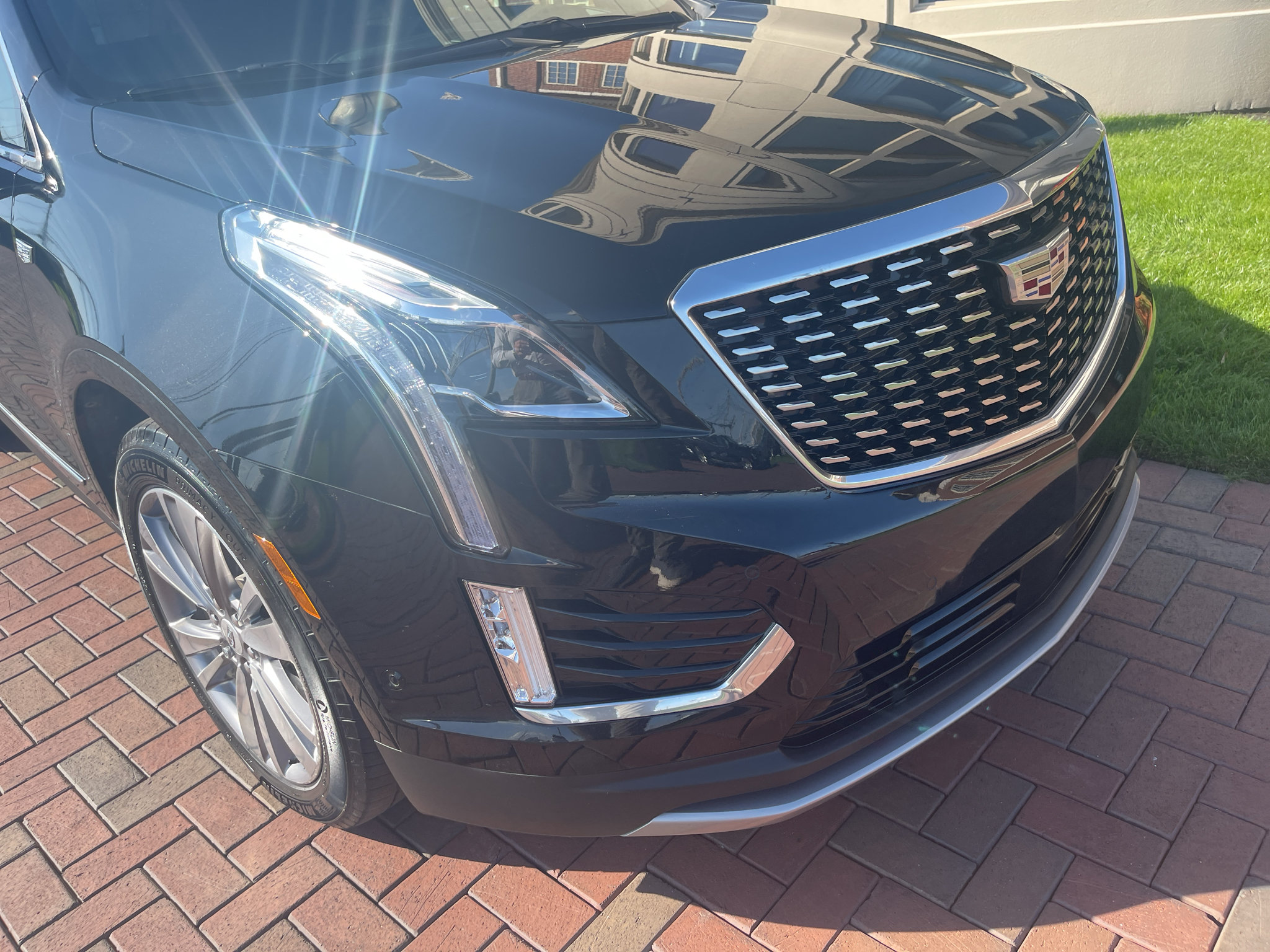 Used 2024 Cadillac XT5 Premium Luxury w/ Technology Package AWD/4WD image 4