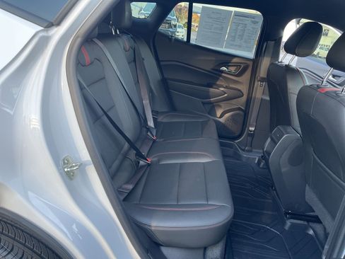 Certified 2025 Chevrolet Trax RS image 16