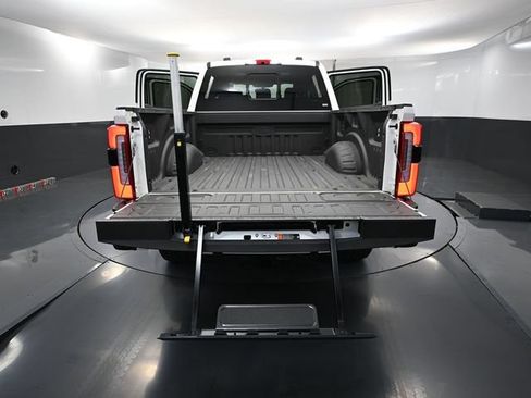 Used 2025 Ford F250 Platinum AWD/4WD image 45