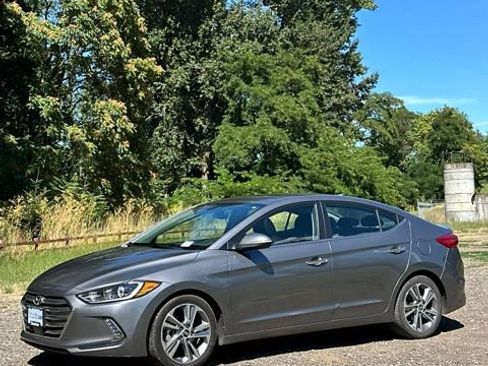 Used 2017 Hyundai Elantra Limited w/ Limited Ultimate Package 05 FWD image 4