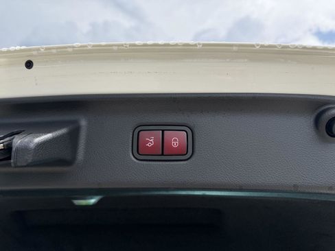 Certified 2023 Mercedes-Benz S 500 4MATIC image 24