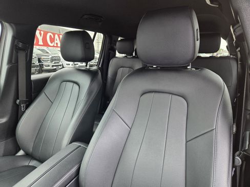 Used 2022 Mercedes-Benz GLB 250 4MATIC w/ Premium Package Lite image 22