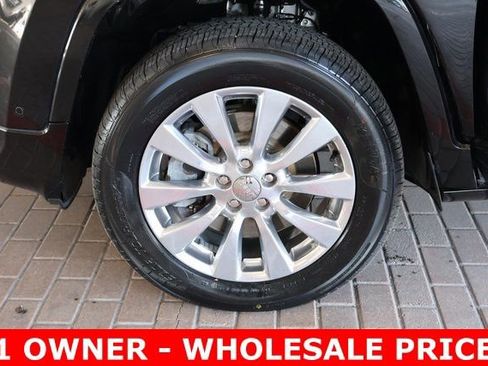 Used 2016 Jeep Cherokee Overland w/ Technology Group AWD/4WD image 8