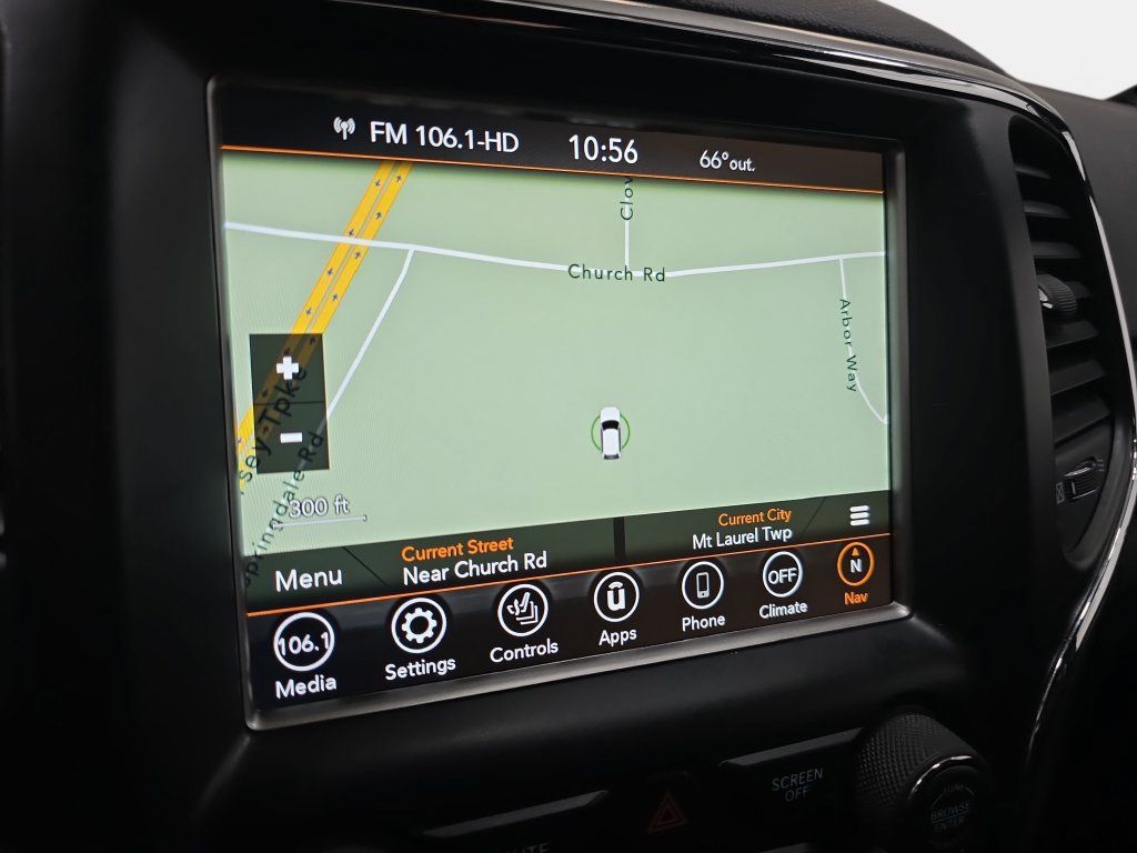 Used 2018 Jeep Grand Cherokee Altitude AWD/4WD image 21