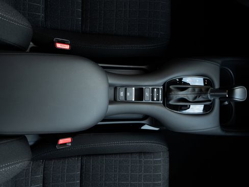 Certified 2026 Honda HR-V LX image 26