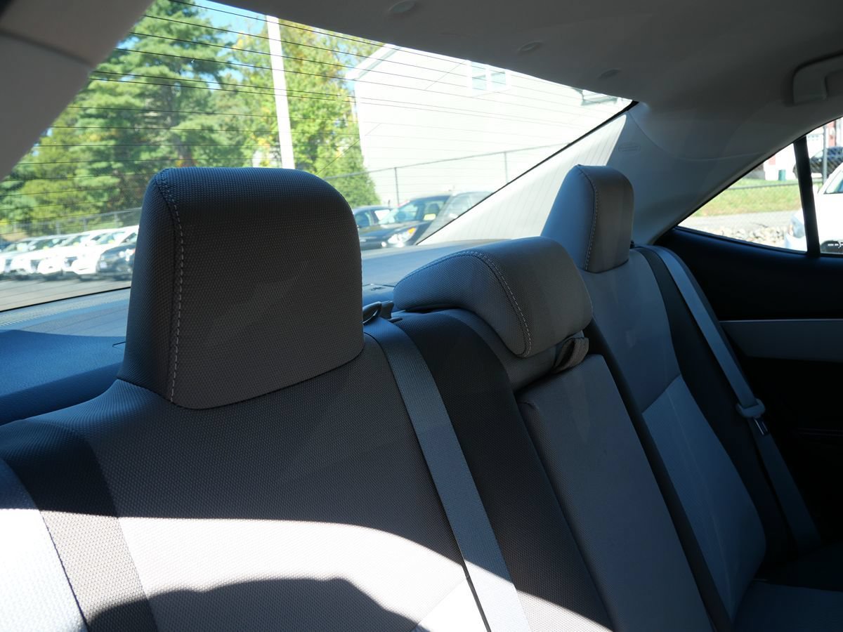 Used 2018 Toyota Corolla LE FWD image 28