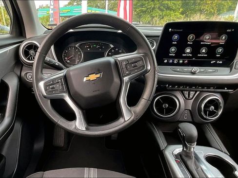 Used 2025 Chevrolet Blazer LT image 8