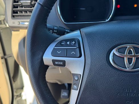 Used 2012 Toyota Highlander Limited image 24