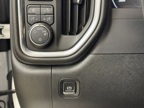 Used 2023 Chevrolet Silverado 2500 LT w/ Convenience Package image 30