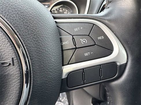 Used 2020 Jeep Compass Latitude image 27