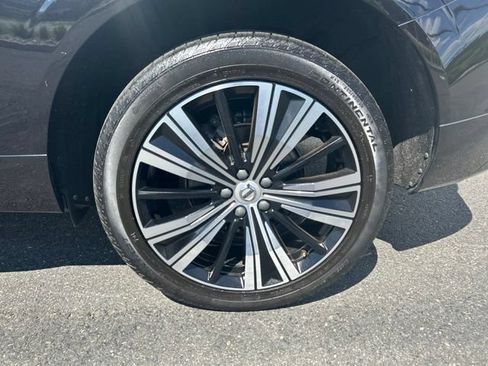 Certified 2023 Volvo XC60 B5 Plus w/ Climate Package AWD/4WD image 9