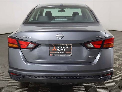 Used 2024 Nissan Altima 2.5 SV image 9
