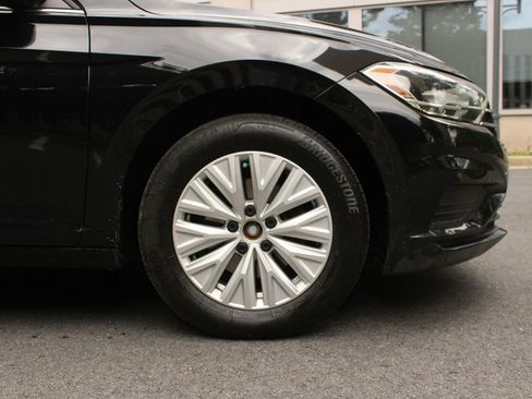 Used 2019 Volkswagen Jetta SE FWD image 4
