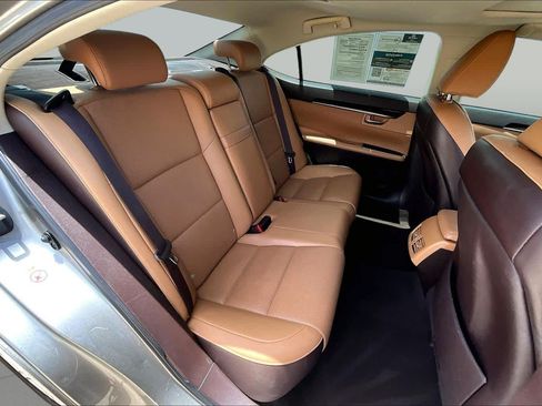 Used 2016 Lexus ES 350 w/ Premium Package w/Wood Trim FWD image 17