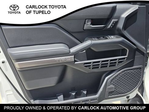 Used 2025 Toyota 4Runner TRD Off-Road Premium AWD/4WD image 19
