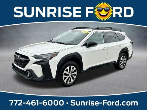 Used 2025 Subaru Outback Premium AWD/4WD image 1