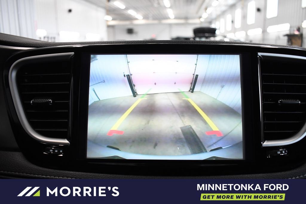 Used 2026 Chrysler Pacifica Select w/ S Appearance Package FWD image 40
