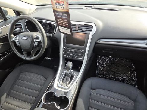 Used 2016 Ford Fusion SE FWD image 18