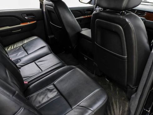 Used 2012 Chevrolet Avalanche LS image 29